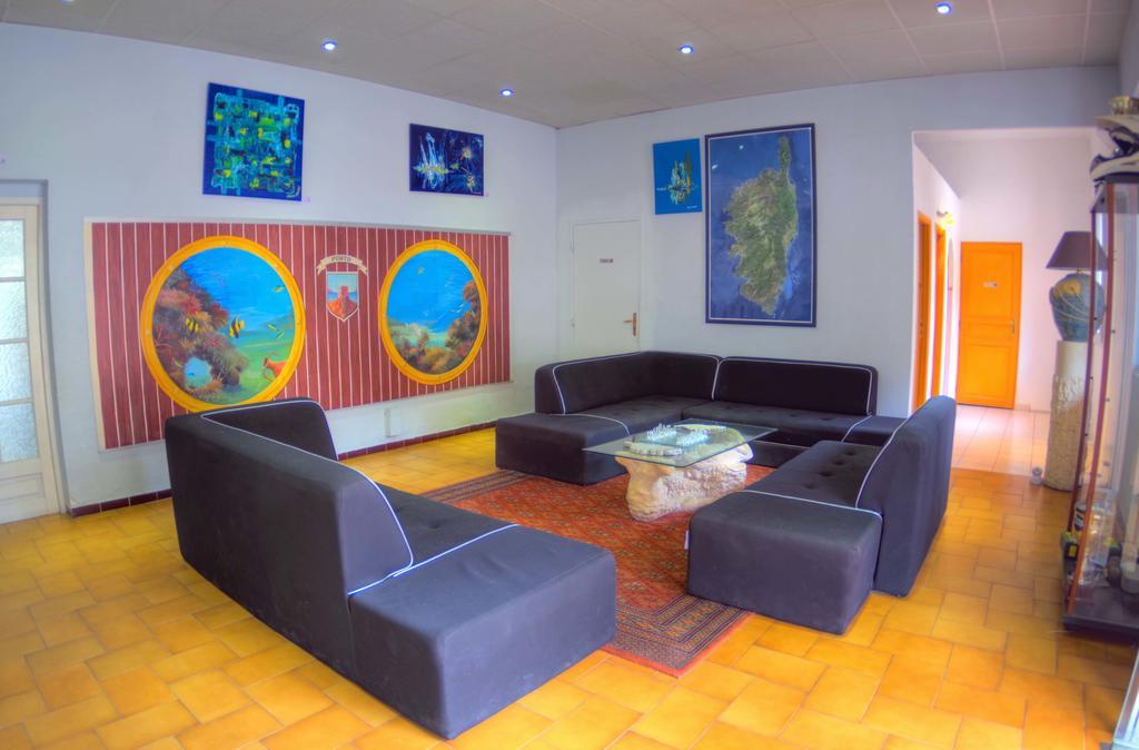Le Méditerranée 3* Porto (Corsica)