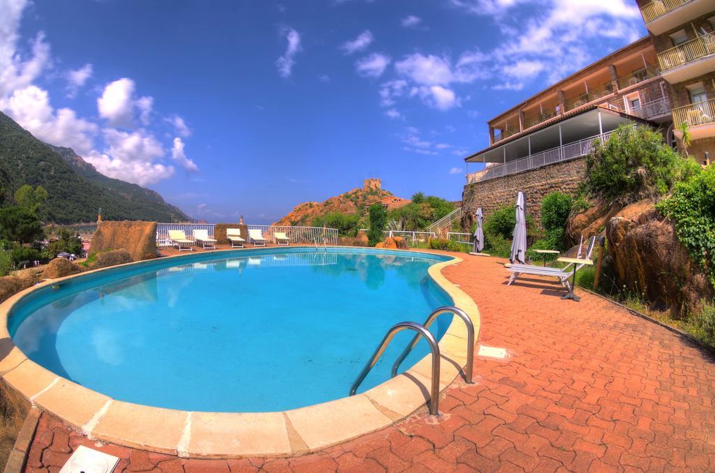 Le Méditerranée 3* Porto (Corsica)