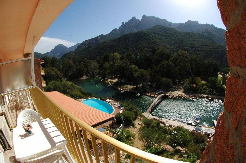 Le Méditerranée 3* Porto (Corsica)